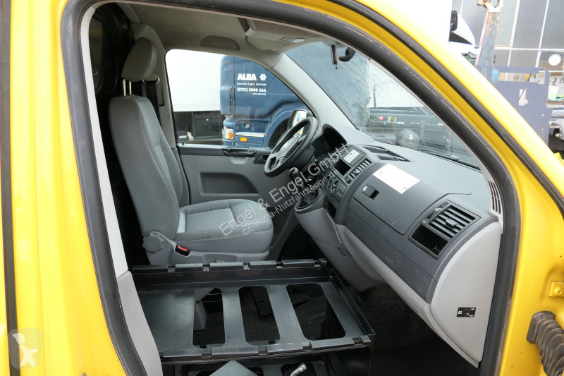 Véhicule utilitaire Volkswagen T5 Transporter...