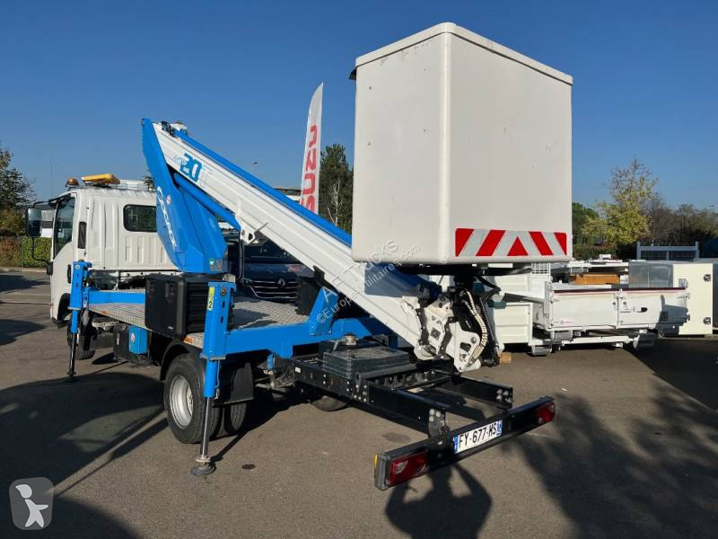 Véhicule utilitaire Isuzu
