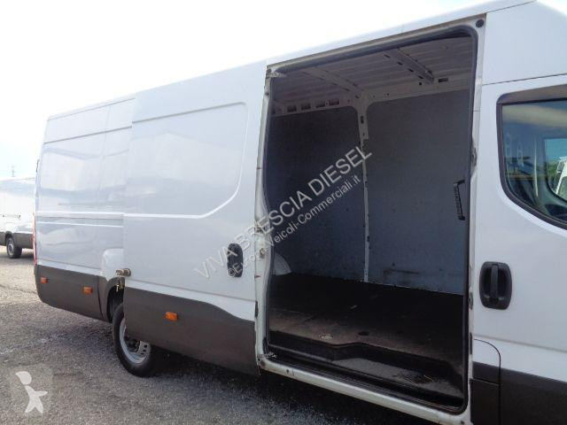Veículo utilitário Iveco DAILY