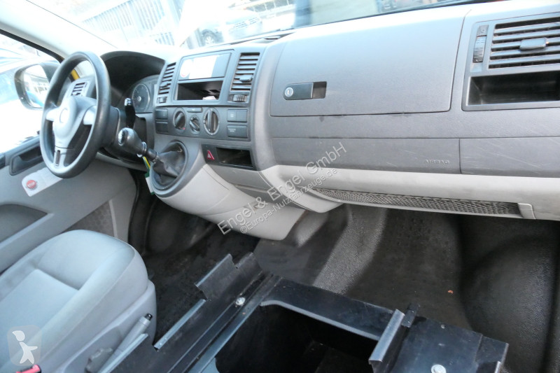 Véhicule utilitaire Volkswagen T5 Transporter...