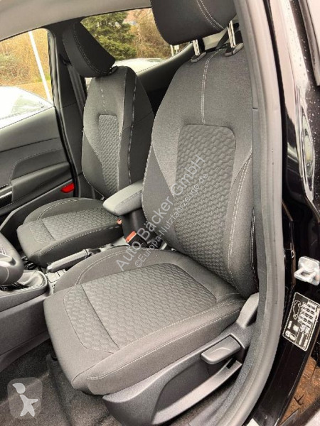 Užitkové vozidlo Ford 1.0 EcoBoost Titanium...