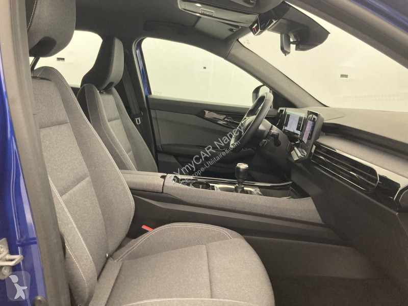 Veicolo commerciale Renault Austral mild hybrid...