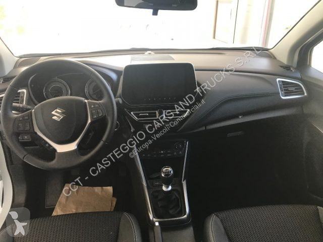 Véhicule utilitaire Suzuki S-CROSS 1.4 HYBRID...