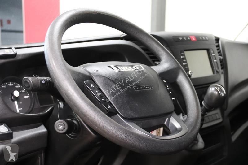 Autoutilitară Iveco 35S16V 2.3 L2H2 FINANCIAL...