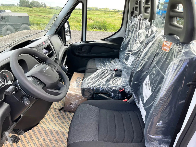Véhicule utilitaire Iveco 70 Chassis Cabin (3...