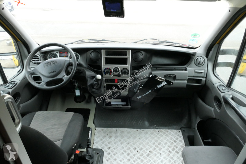 Véhicule utilitaire Iveco Daily 35 S11 C30C...