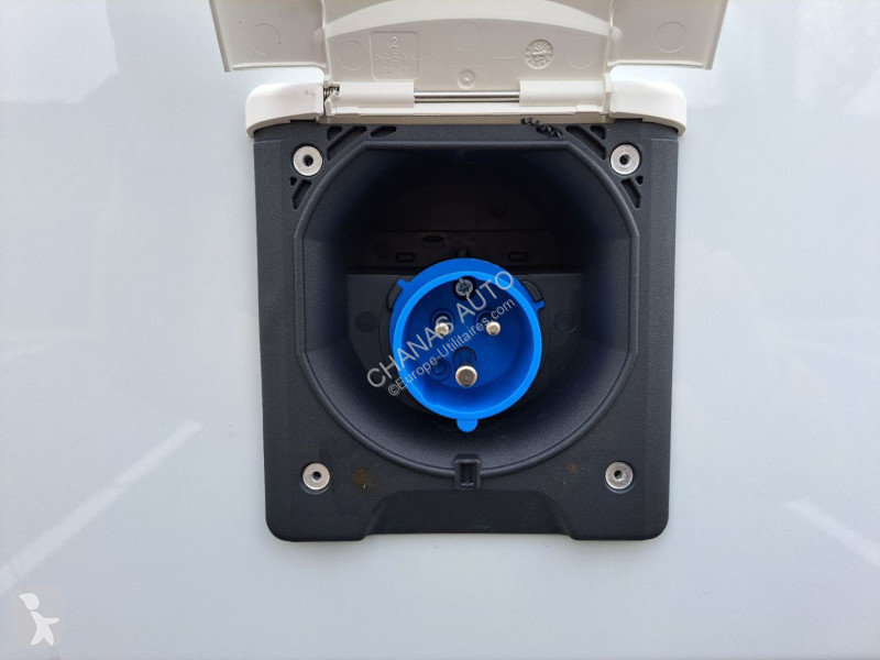 Veículo utilitário Iveco 35S18 A8 180CV 3L...
