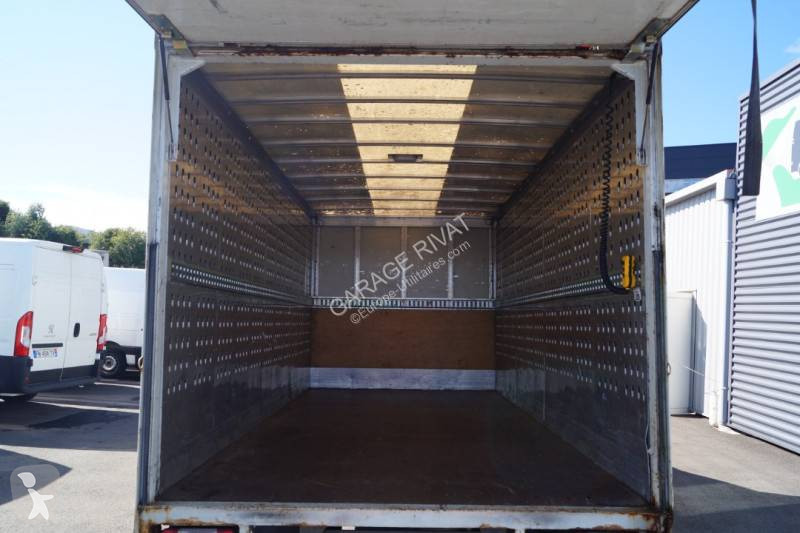 عربة نفعية Iveco