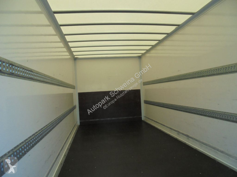 Véhicule utilitaire Fuso Koffer- LBW