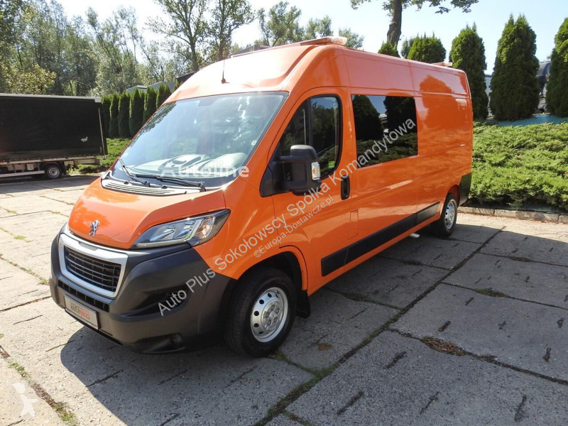 Véhicule utilitaire Peugeot BOXER FURGON...