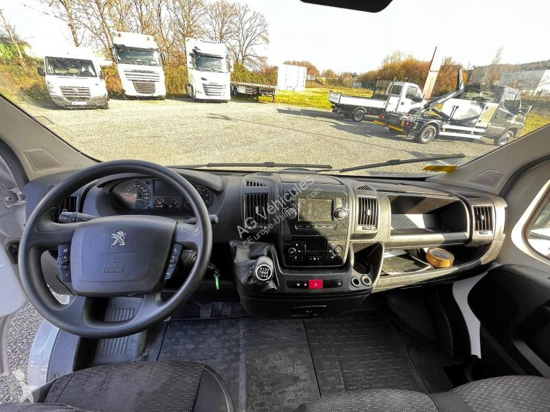 Véhicule utilitaire Peugeot L2H2 2,2L HDI