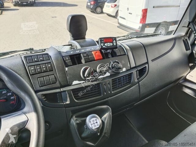 Veículo utilitário Iveco EUROCARGO - 120E22