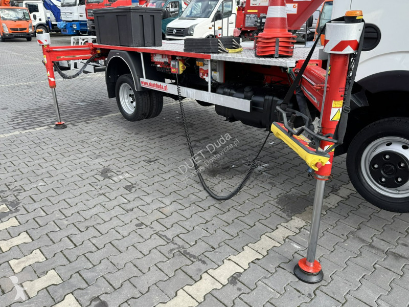 Véhicule utilitaire Nissan