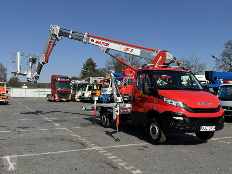 Véhicule utilitaire Iveco 35S12