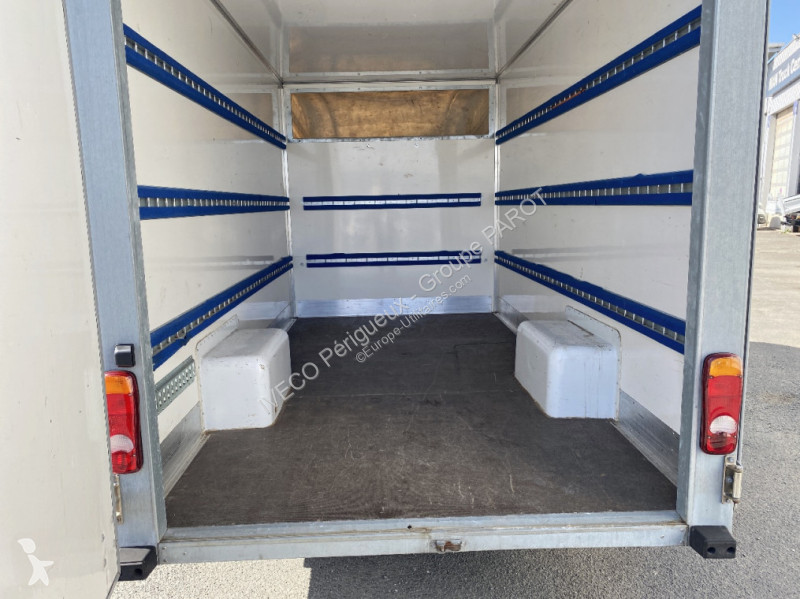 Autoutilitară Renault F3500 L2H2 2.3 dCi 135ch...
