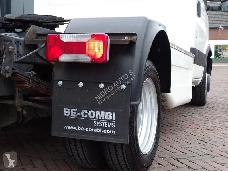 Veículo utilitário Iveco 35.210 PK BE TREKKER...