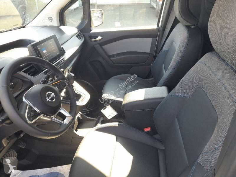 Véhicule utilitaire Nissan