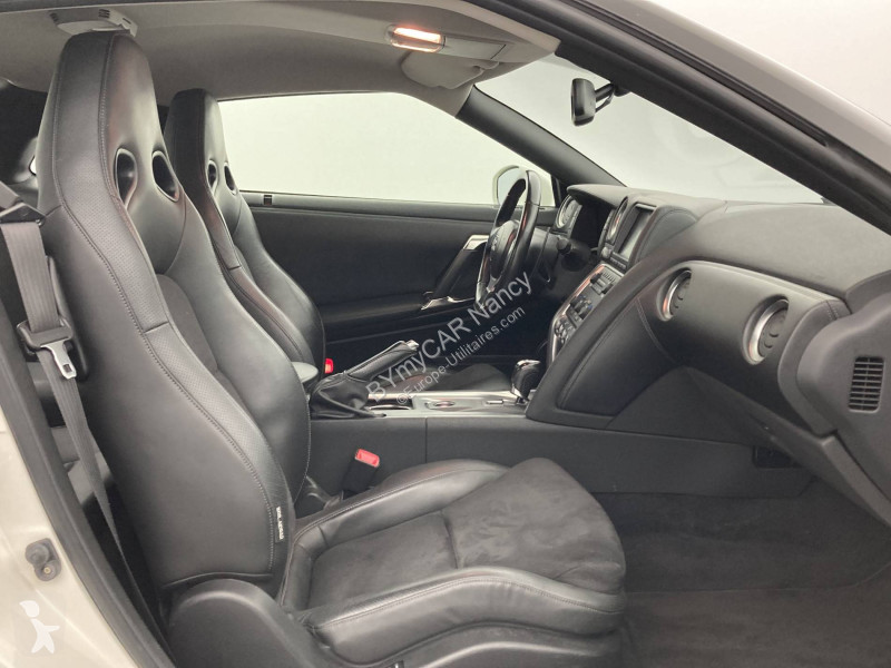 Autoutilitară Nissan GT-R 3.8 V6 530