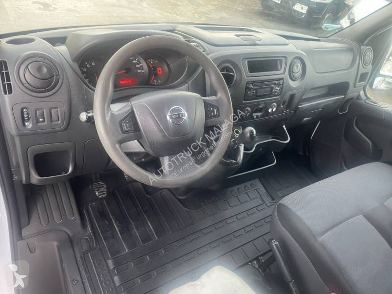 Furgoneta Nissan