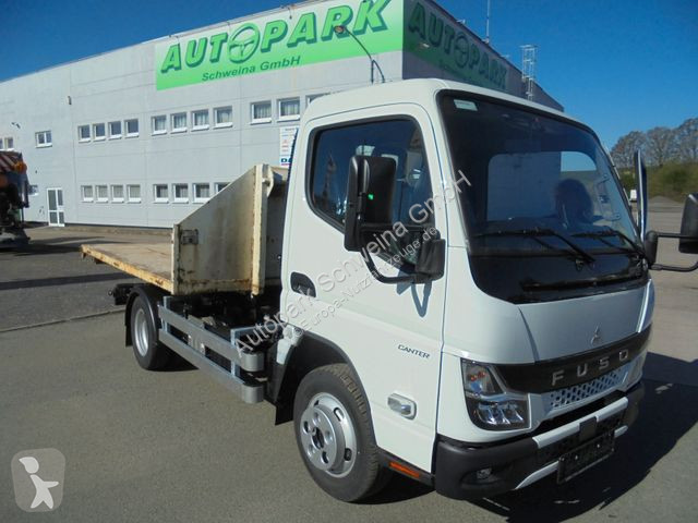 Véhicule utilitaire Fuso 6S15