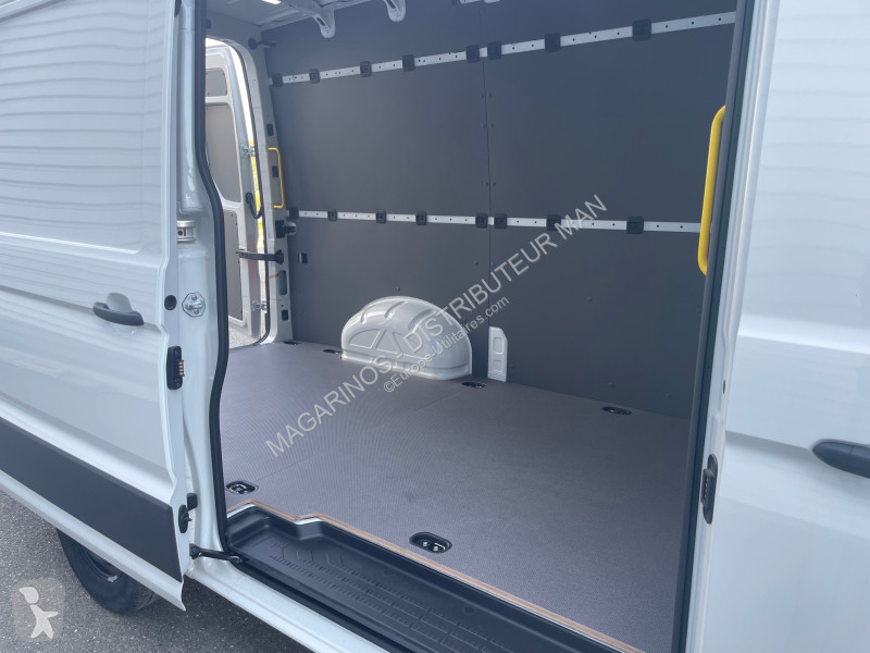 Veículo utilitário MAN 3.180