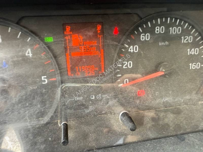 Véhicule utilitaire Nissan