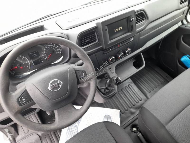 Véhicule utilitaire Nissan