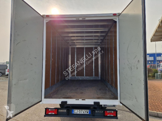 Veicolo commerciale Iveco DAILY 35C14H BOX