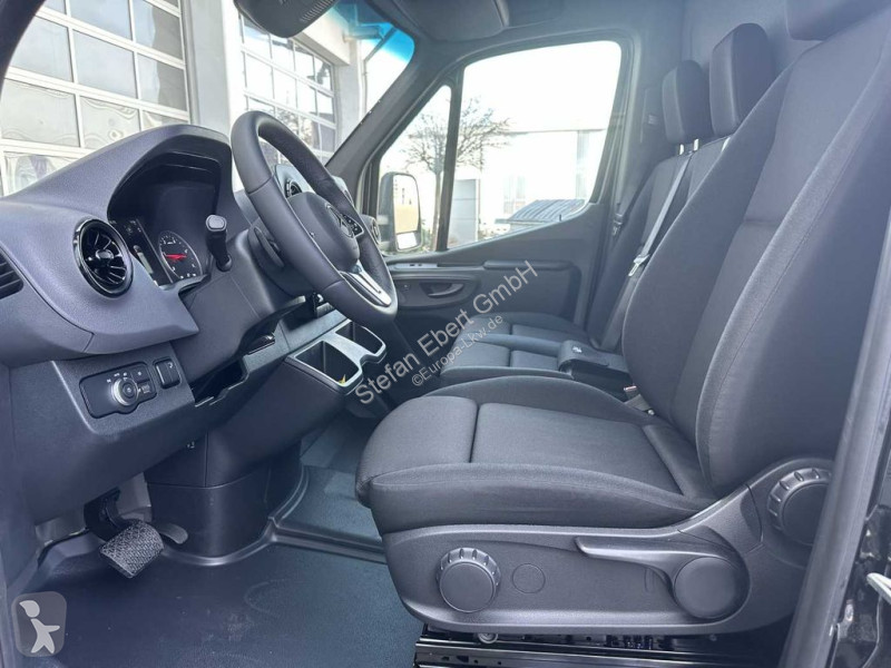 Véhicule utilitaire Mercedes 517 CDI 3665 9G...