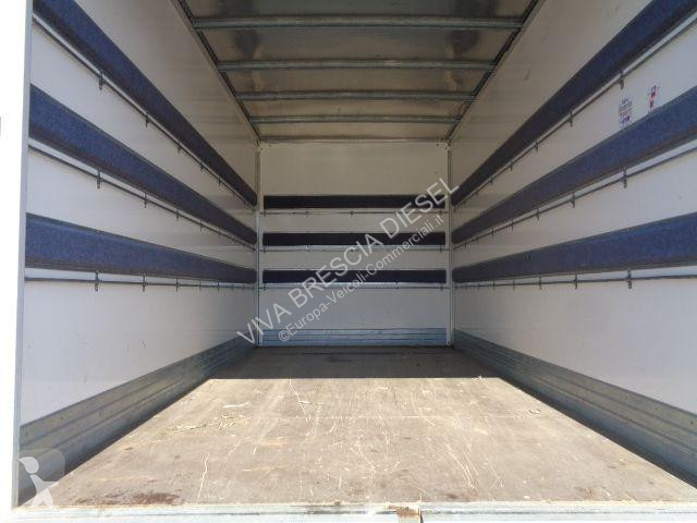 Veículo utilitário Iveco DAILY