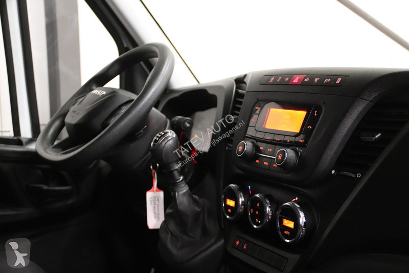 Veículo utilitário Iveco 35S14V 2.3 L2H2 AIRCO...