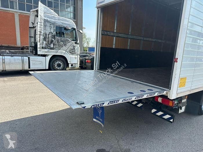Veículo utilitário Iveco  35C14