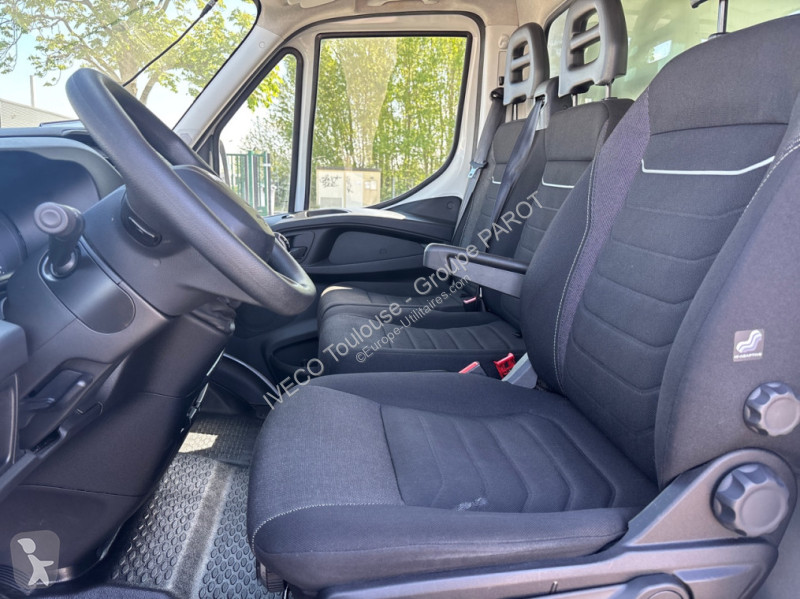Véhicule utilitaire Iveco 35C16H3.0 empattement...