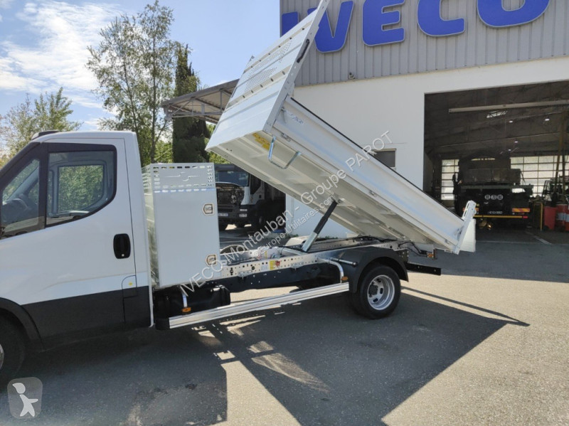 Užitkové vozidlo Iveco 35C16H3.0 empattement 4100