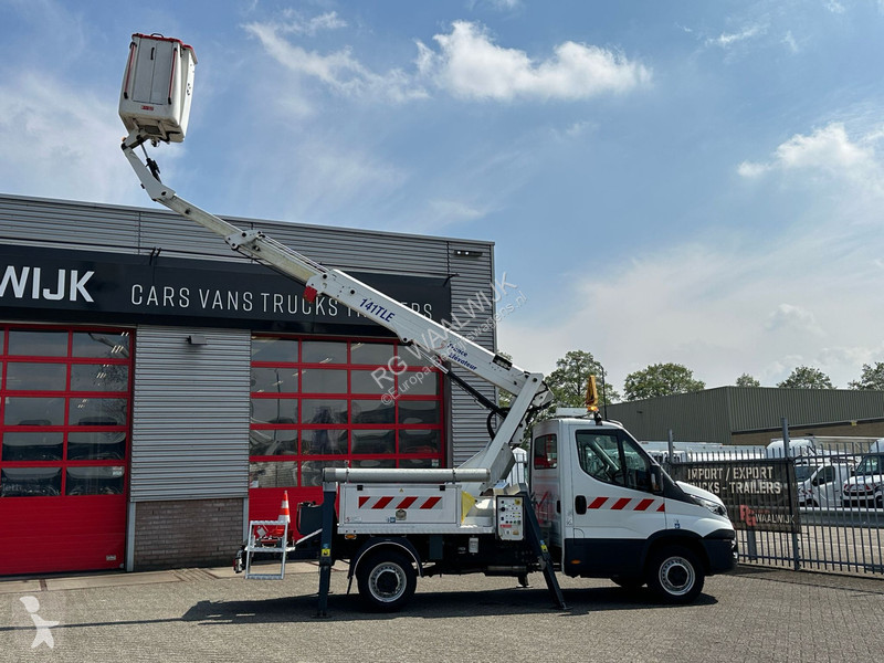 Véhicule utilitaire Iveco 35S14 APK 10-07-2026...