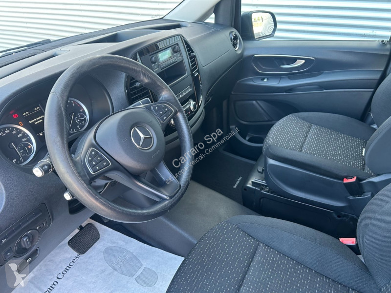 Furgoneta Mercedes III