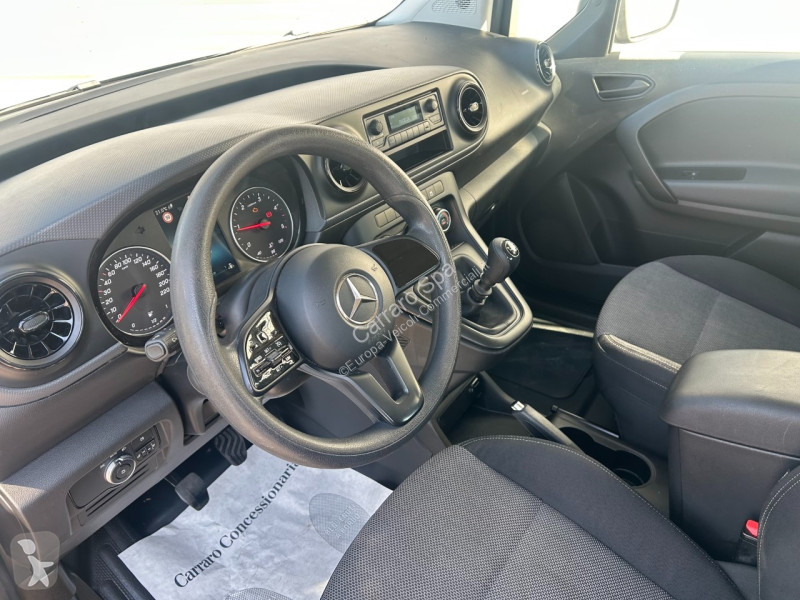 عربة نفعية Mercedes 2021