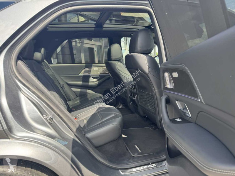 Véhicule utilitaire Mercedes 53...