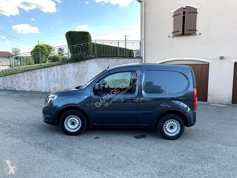 Véhicule utilitaire Mercedes Compact 109 1.5...