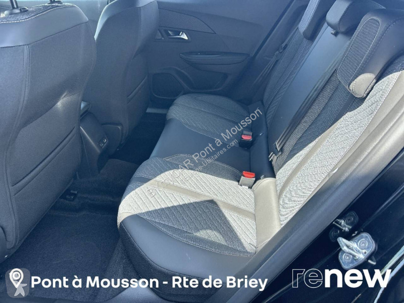 عربة نفعية Peugeot 2008 Hybrid 145 e-DCS6