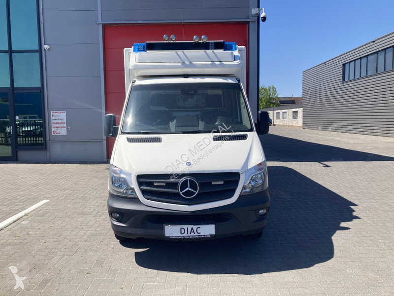 Furgoneta Mercedes Container Ambulance 400-serie
