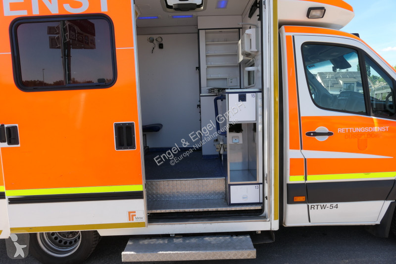 Véhicule utilitaire Mercedes Sprinter 519 CDI...