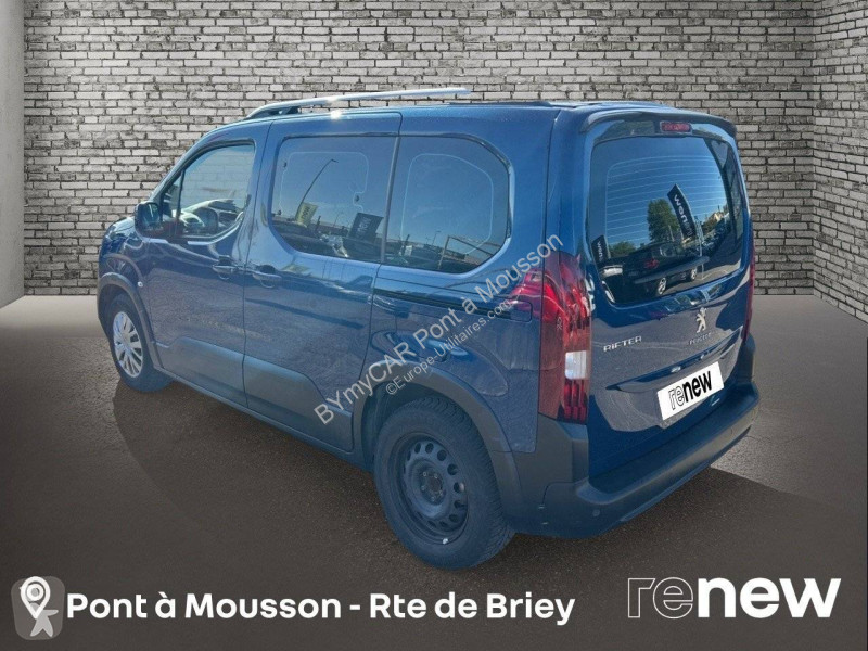 Autoutilitară Peugeot Rifter Standard BlueHDi...