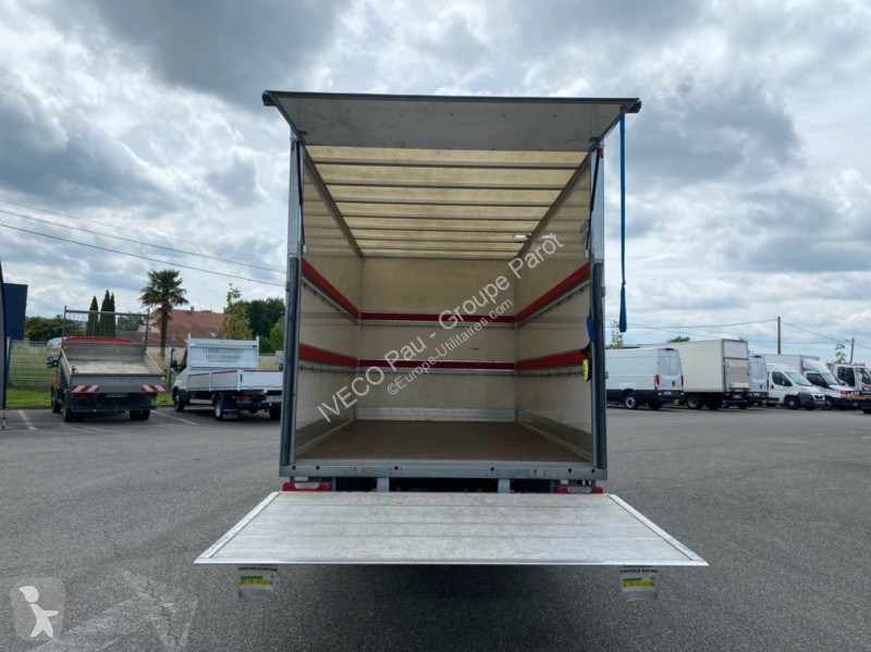 Véhicule utilitaire Iveco 35C16H3.0 empattement...