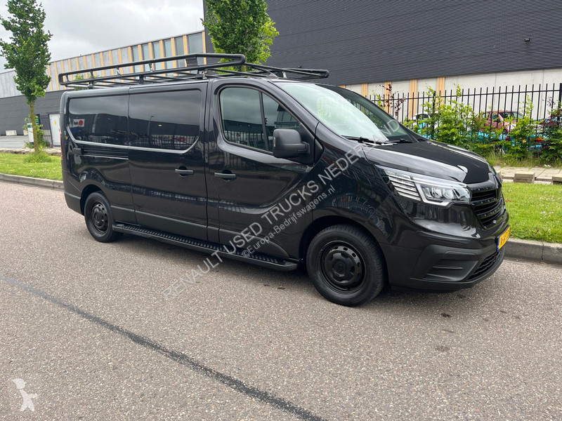 Autoutilitară Renault Black Edition 2.0dci L2...