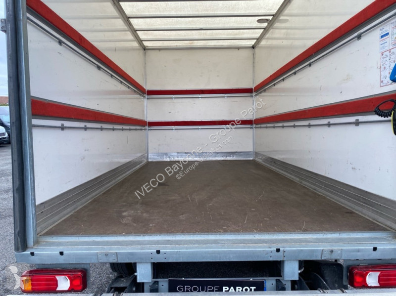 Veicolo commerciale Iveco 35C16H3.0 empattement...