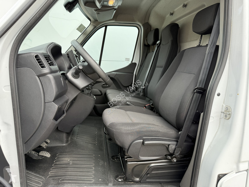 Véhicule utilitaire Renault T33 2.3 DCI 135PK...