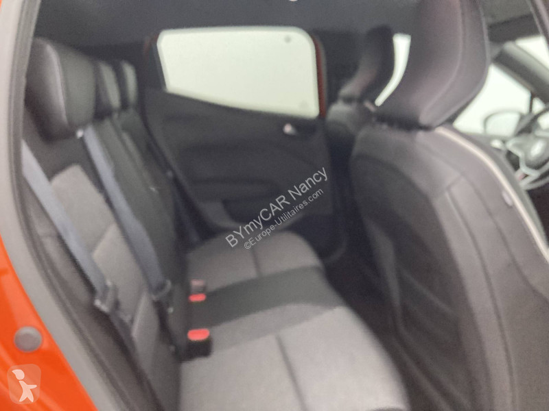 Autoutilitară Renault Clio E-Tech full hybrid 145