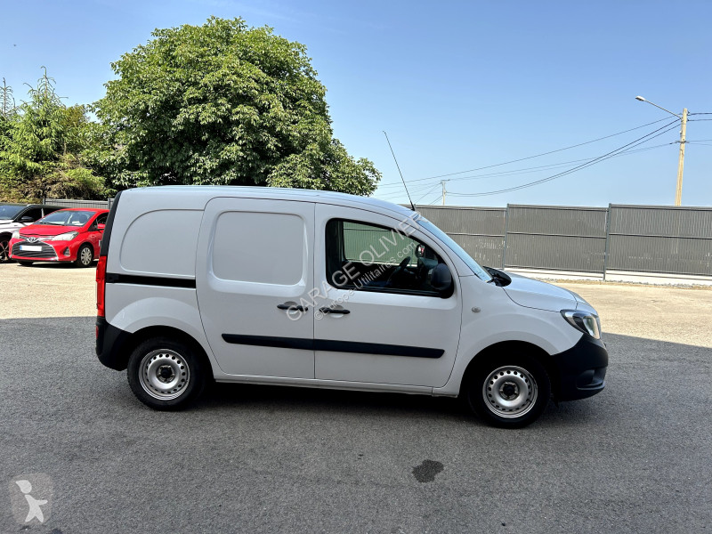 Véhicule utilitaire Mercedes Long 109 1.5 CDI...