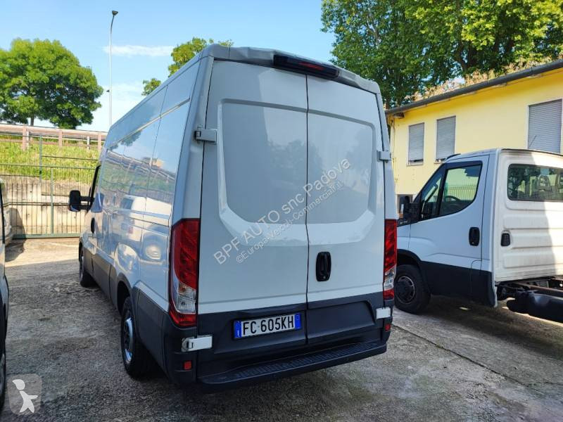 Furgoneta Iveco
